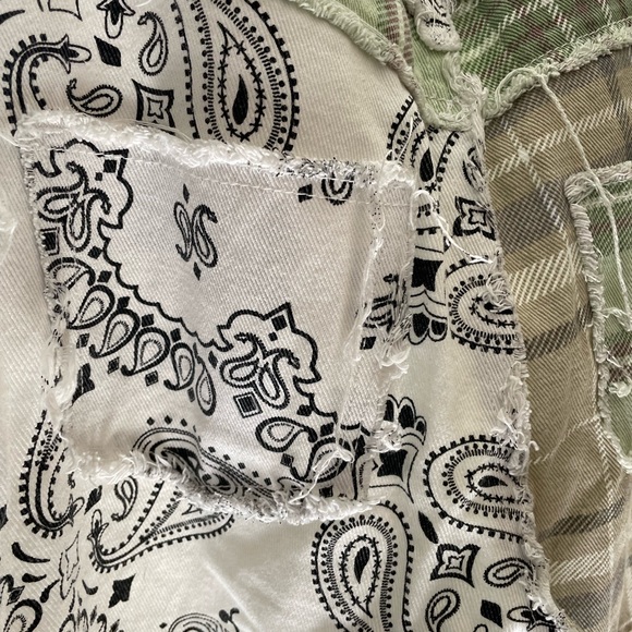 super cute patchwork bandana boyfriend jeans - Picture 4 of 8